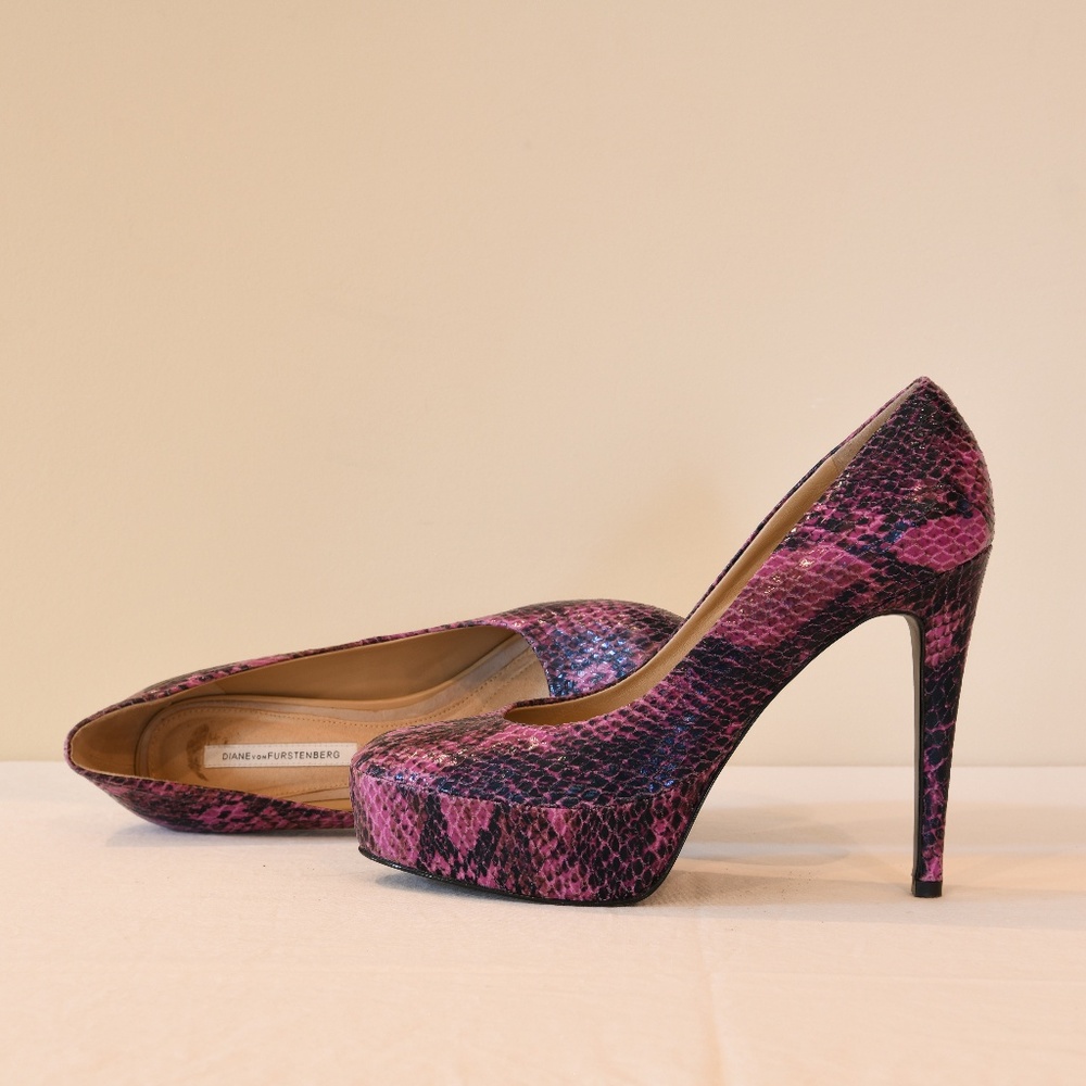 Diane Von Furstenberg Purple/Black Snakeskin Heels